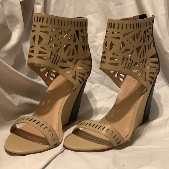 Tan and black sandal boots with wedge heel - Picture 1 of 7